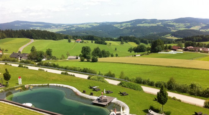 Urlaub im Singlehotel: Zwischen Kommunkationstischen, Pool und Bauerndisco