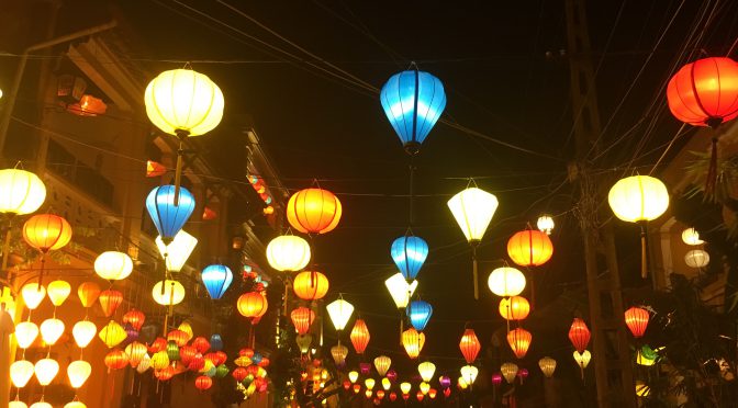 Frau Karrer entdeckt Indochina, Teil 4: Erleuchtung der ganz weltlichen Art in Hoi An